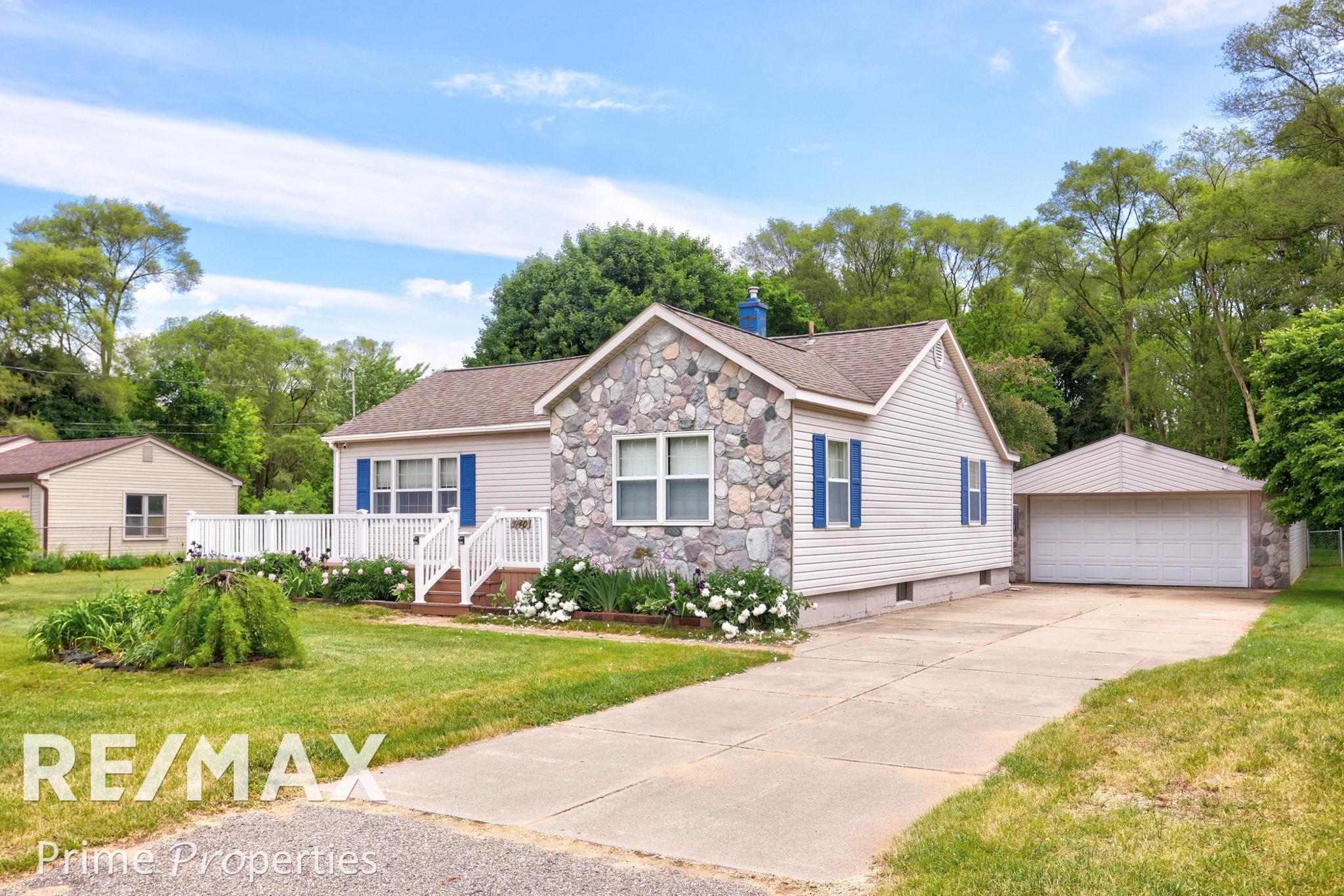 Eastview Rd, Clarkston, MI 48346