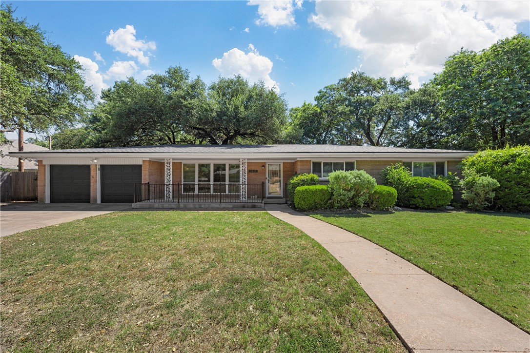 Wooded Acres Dr, Waco, TX 76710