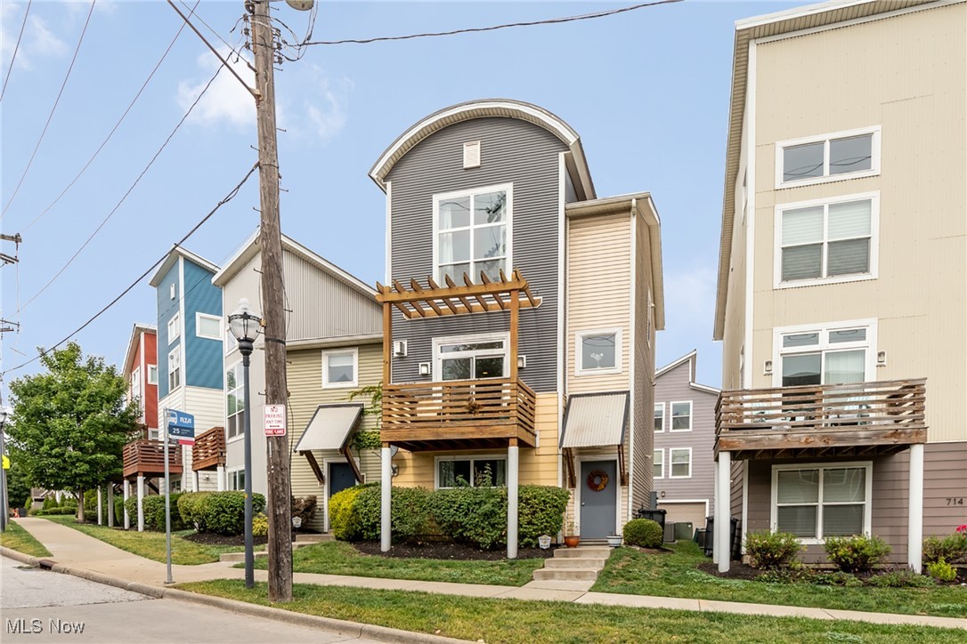 Starkweather Ave, Cleveland, OH 44113