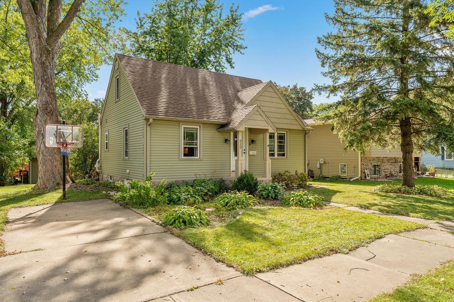 11th St, Baraboo, WI 53913