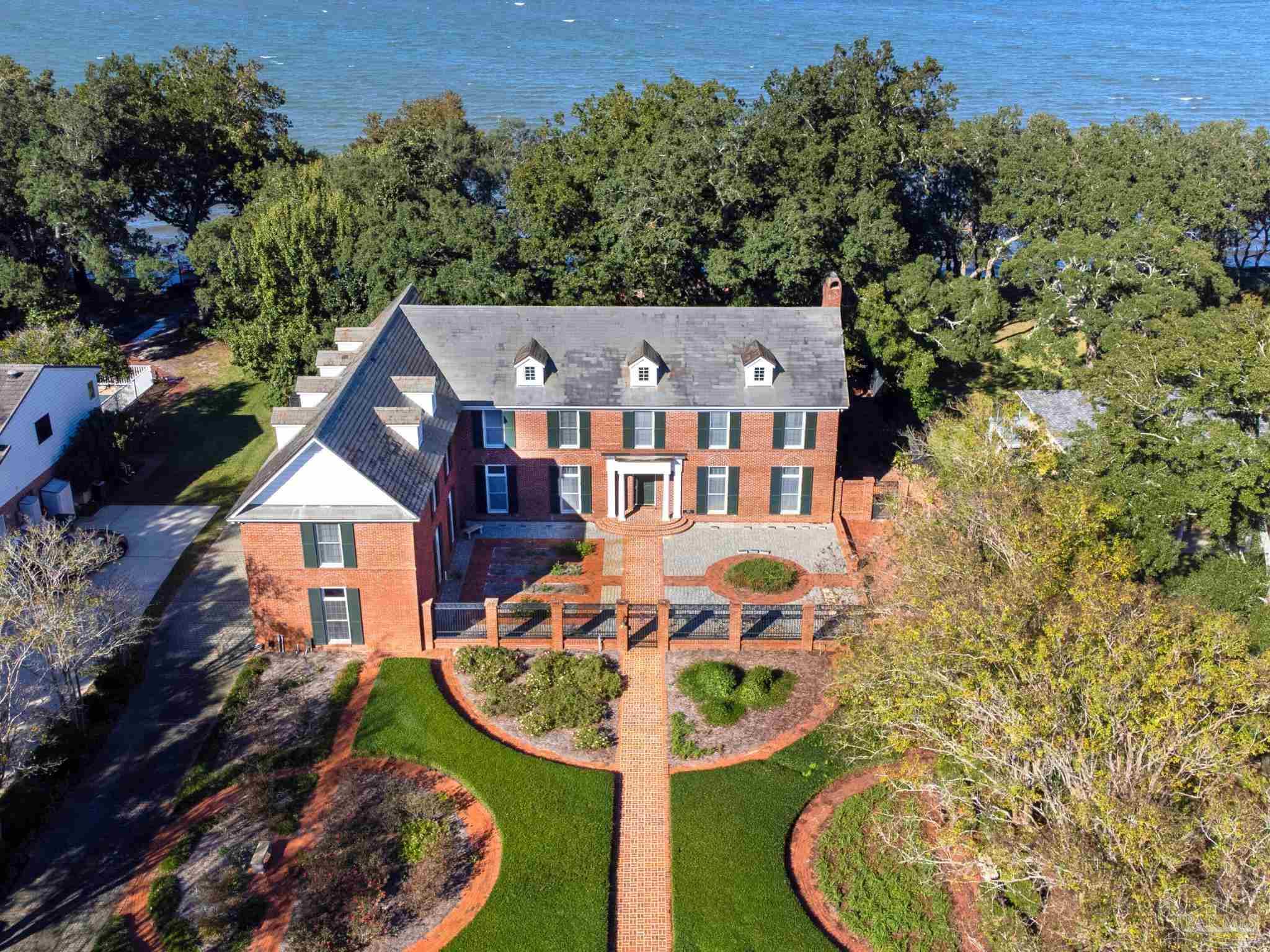 Bay Cliffs Rd, Gulf Breeze, FL 32561