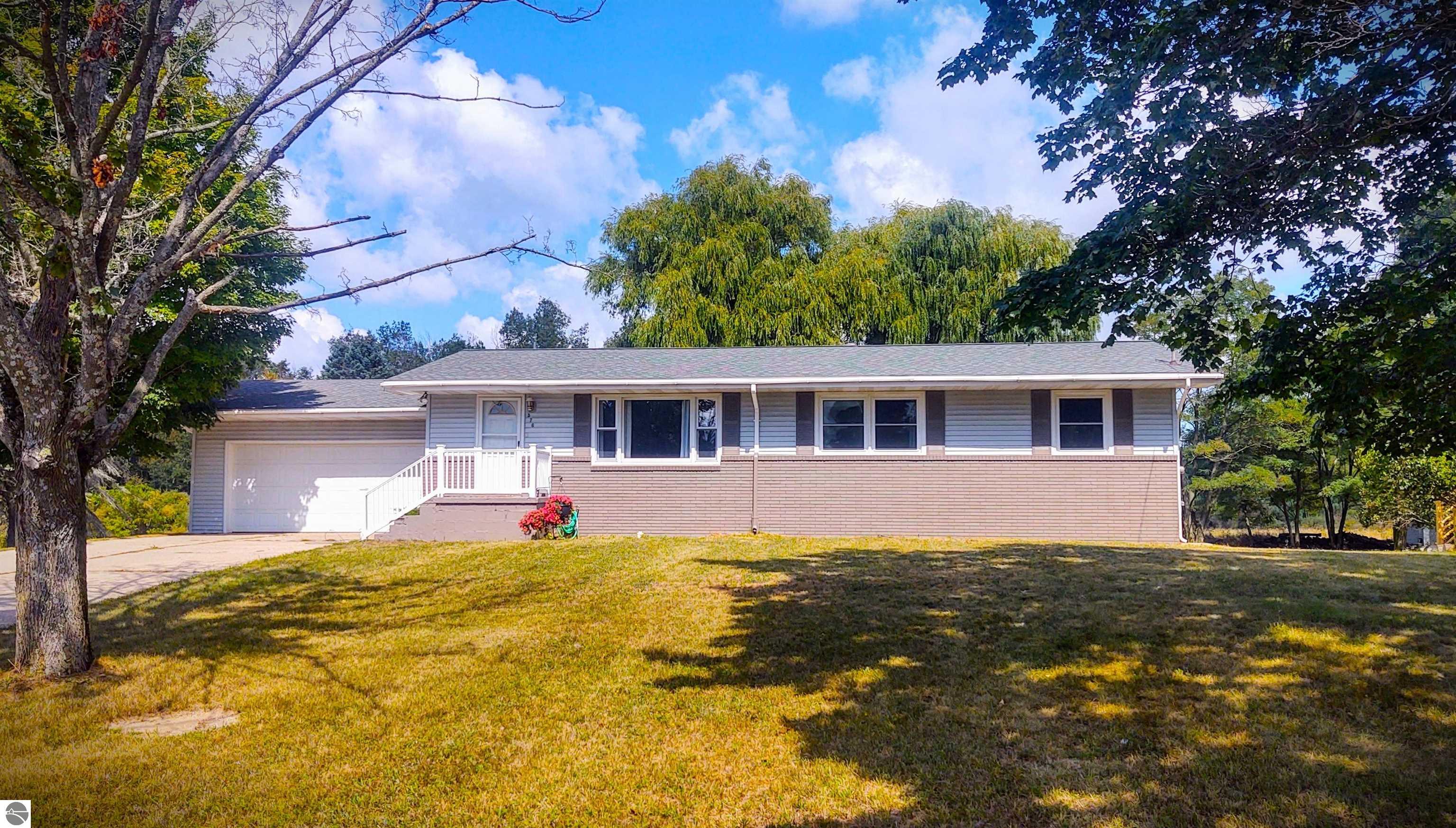 Holiday Dr, Bellaire, MI 49615