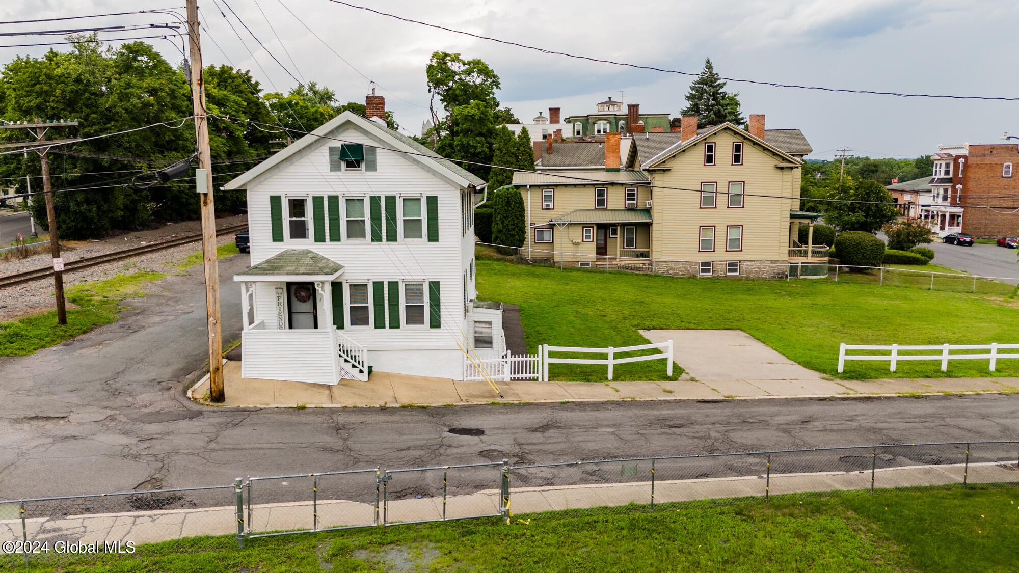 Newark St, Cohoes, NY 12047