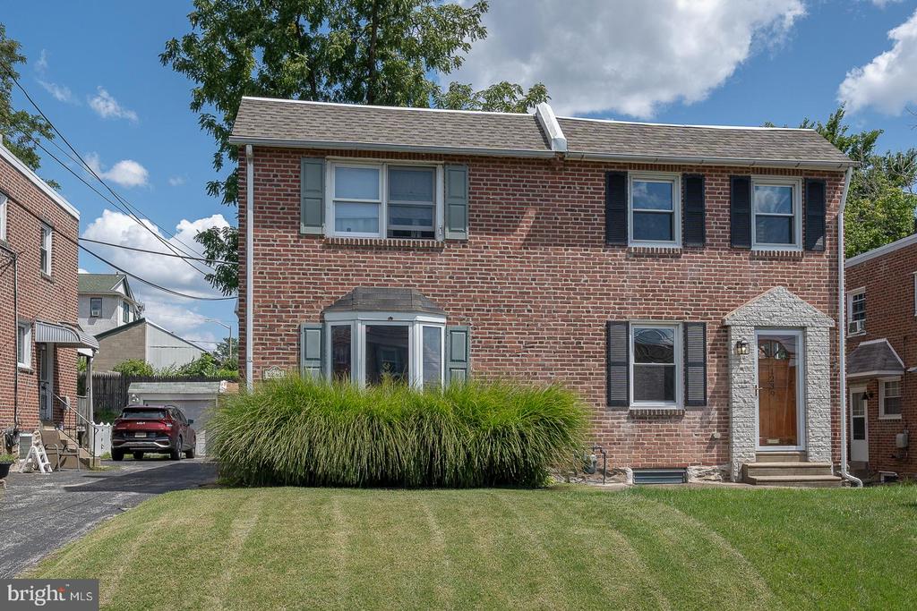 Wilson Dr, Havertown, PA 19083
