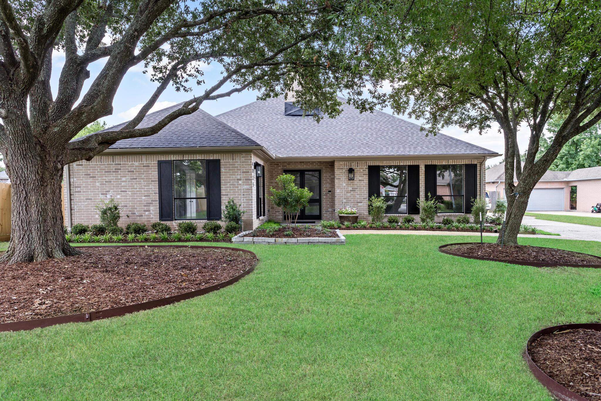 Oakley Ln, Beaumont, TX 77706