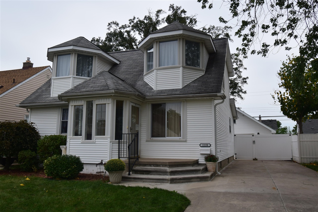 Angelique Ave, Lincoln Park, MI 48146
