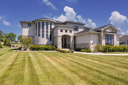 4814 S East Kohler Circle, New Berlin, WI, 53146 | Card Image