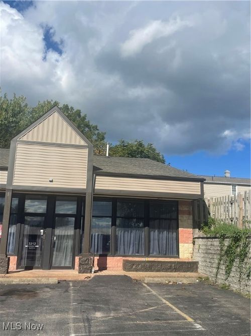 3212 Mahoning Ave, Youngstown, OH, 44509-2600 | Card Image