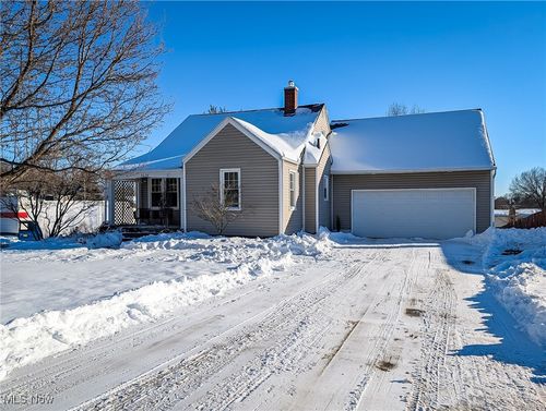 2036 E Main St, Louisville, OH, 44641-2566 | Card Image