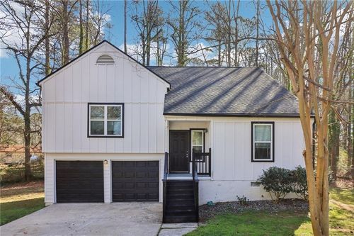 105 Running Bear Trl, Fayetteville, GA, 30214-1160 | Card Image