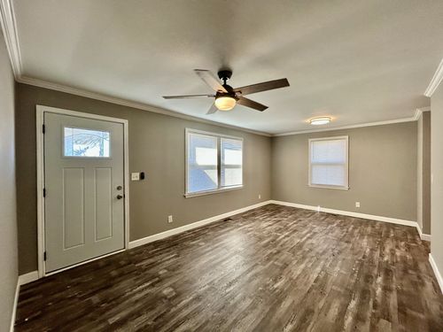 418 Longmeadow Cir, Pulaski, TN, 38478-3130 | Card Image