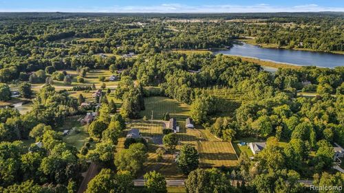 8636 Tindall Rd, Springfld Twp, MI, 48350-1620 | Card Image