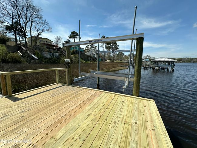 New 7, 000 LB Boat Lift & Extended Pier | Image 21