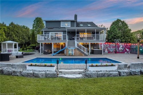 5 Dundee Ave, New Dundee, ON, N0B2E0 | Card Image