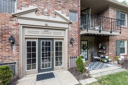 j-920 Margarite Dr, Pittsburgh, PA, 15216-1063 | Card Image