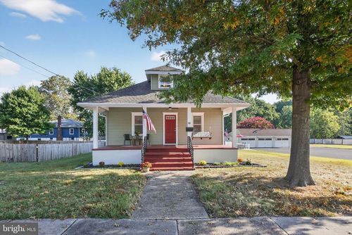 60 E Pittsfield St, PENNSVILLE, NJ, 08070-1832 | Card Image