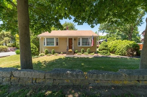 173 Main St, Rockport, MA, 01966-2027 | Card Image