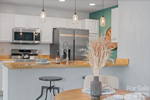 204-40 Foxden Dr, Fletcher, NC, 28732-5637 | Card Image