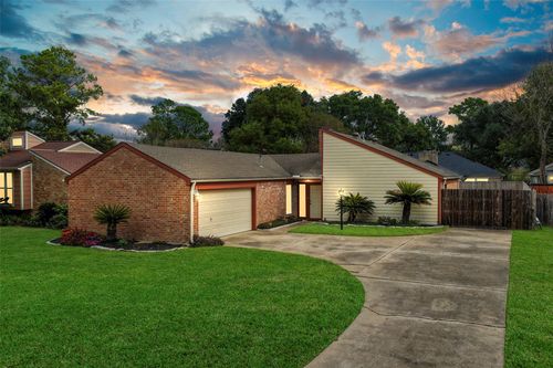 8126 Ivan Reid Dr, Houston, TX, 77040-2411 | Card Image