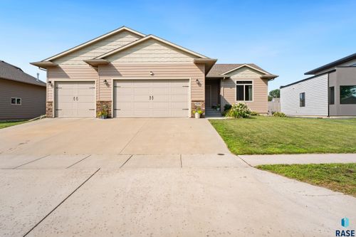 4305 N Ohio Ave, Sioux Falls, SD, 57107-7102 | Card Image