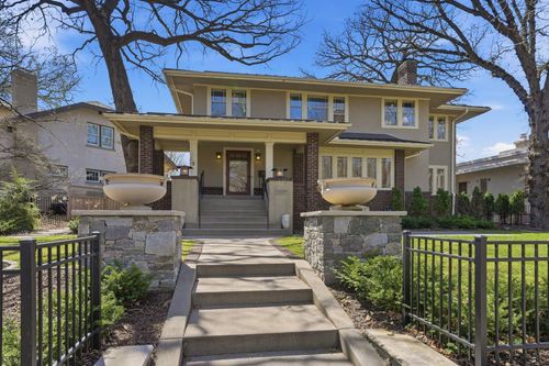 2200 Kenwood Pkwy, Minneapolis, MN, 55405-2328 | Card Image