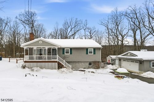 17 Acorn Dr, Highland Lakes, NJ, 07422-1110 | Card Image