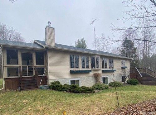 3788 Murray Rd, Mayville, MI, 48744-9717 | Card Image