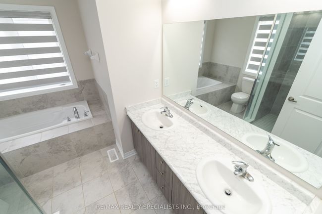 6 Rustic Oak Trail, House other with 4 bedrooms, 4 bathrooms and 4 parking in Ayr ON | Image 34