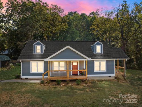 215 Mccoy Cove Rd, Black Mountain, NC, 28711-3614 | Card Image