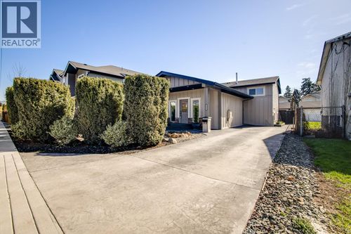 819 Cadder Ave, Kelowna, BC, V1Y5N7 | Card Image
