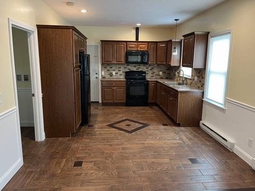 1-4 Wakefield St, Webster, MA, 01570-2312 | Card Image
