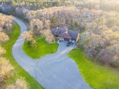 7193 N Timber Ridge Lane, House other with 4 bedrooms, 3 bathrooms and null parking in Germantown WI | Image 2