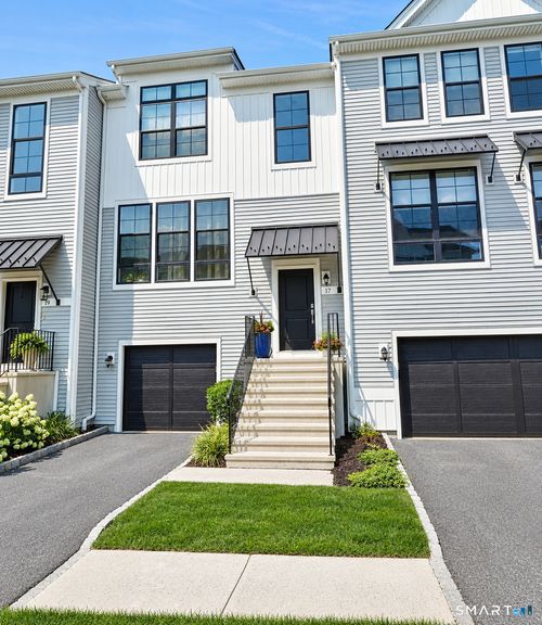 17-17 Brentwood Cir, Danbury, CT, 06810-1518 | Card Image