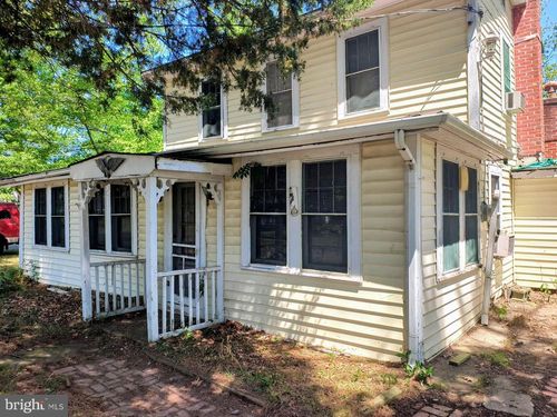 21 Chamberlayne St, COLONIAL BEACH, VA, 22443-2804 | Card Image