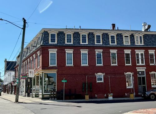 282 Central Ave, Dover, NH, 03820-4179 | Card Image