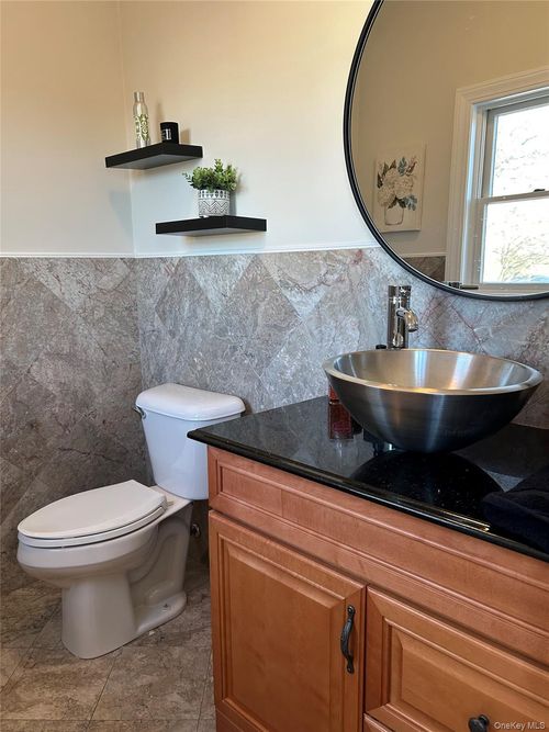 4 Vining St, Centereach, NY, 11720-2217 | Card Image