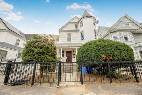 38 Carroll St, Yonkers, NY, 10705-4240 | Card Image