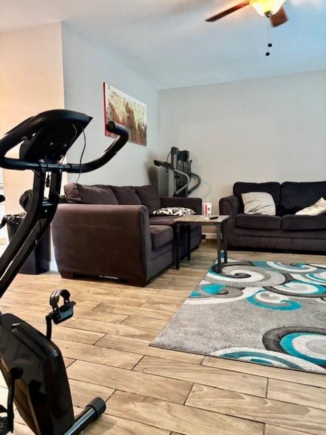 APT-1016 - 6200 W Tidwell Rd, Townhouse with 2 bedrooms, 1 bathrooms and null parking in Houston TX | Image 8