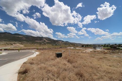 5271 N Pinnacle Dr, Enoch, UT, 84721-7509 | Card Image