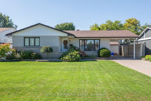 1588 Maxime St, Gloucester, ON, K1B3L1 | Card Image