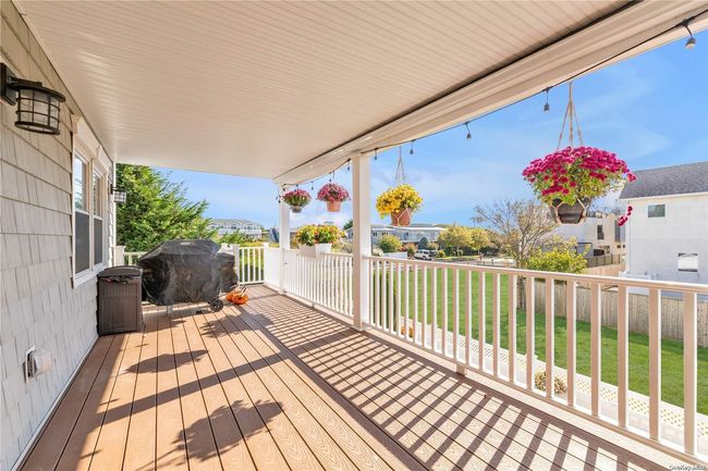 67 Matlock St, House other with 3 bedrooms, 3 bathrooms and null parking in Lido Beach NY | Image 27