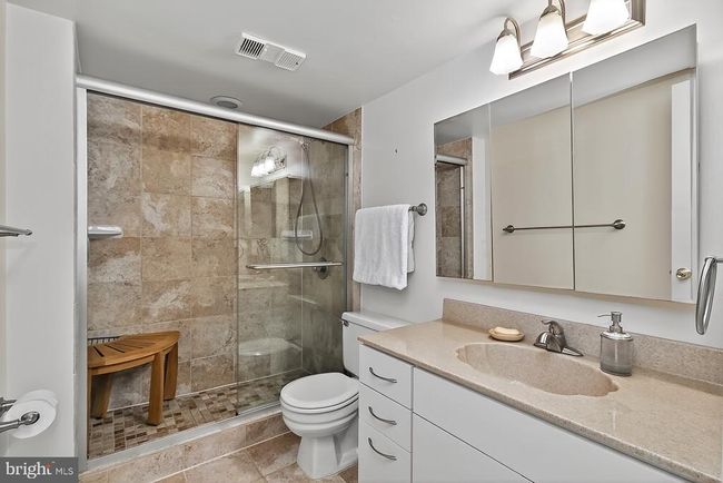 APT-102 - 5920 Cove Landing Rd, Condo with 2 bedrooms, 2 bathrooms and null parking in BURKE VA | Image 9