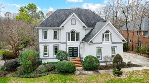 520 Beacon Knoll Ln, Fort Mill, SC, 29708-7942 | Card Image