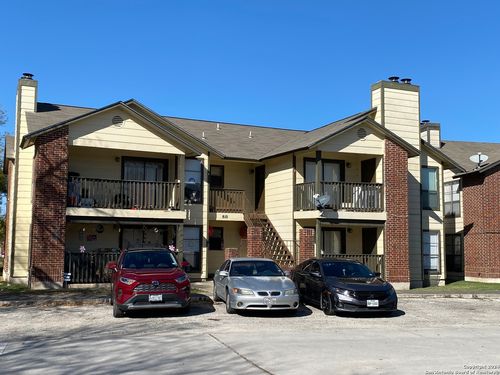 810 Station St, Converse, TX, 78109-1353 | Card Image