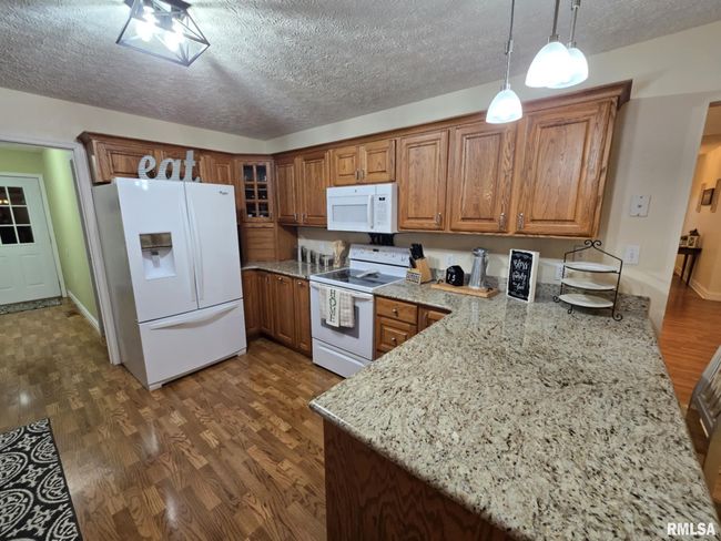 14327 Mcraven Ln, House other with 4 bedrooms, 4 bathrooms and null parking in Mount Vernon IL | Image 16