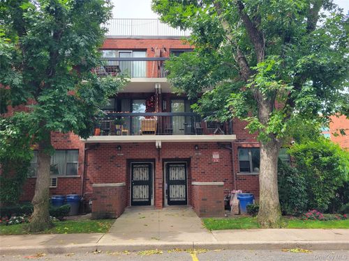 3fl-71-24 Sutton Place, New York, NY, 11365 | Card Image