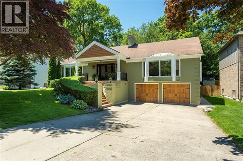 1727 Mater Dr, Sarnia, ON, N7S3S4 | Card Image