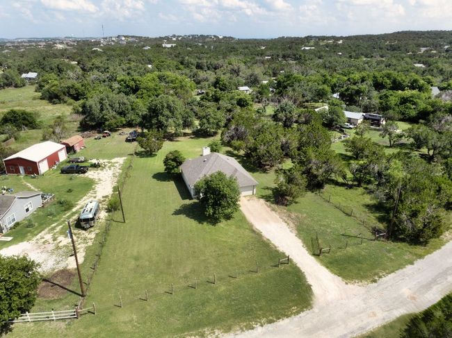 Country living yet close to conveniences | Image 23