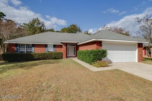 14886 E Shadow Creek Dr, Biloxi, MS, 39532-8581 | Card Image