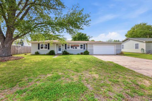 909 N Bebe St, Wichita, KS, 67212 | Card Image